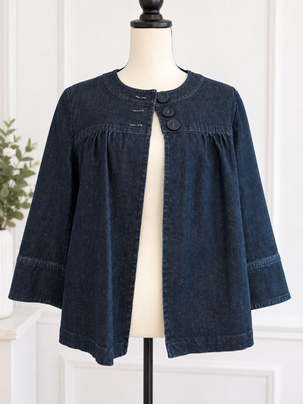 Apostrophe Women’s Sz, L Dark Wash Denim Swing Jacket Babydoll - Stretch